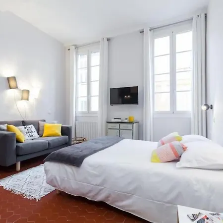 My Casa - Droite - Bright In The Old Town * Nice