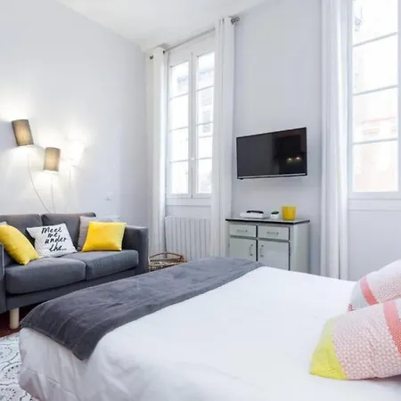 My Casa - Droite - Bright In The Old Town